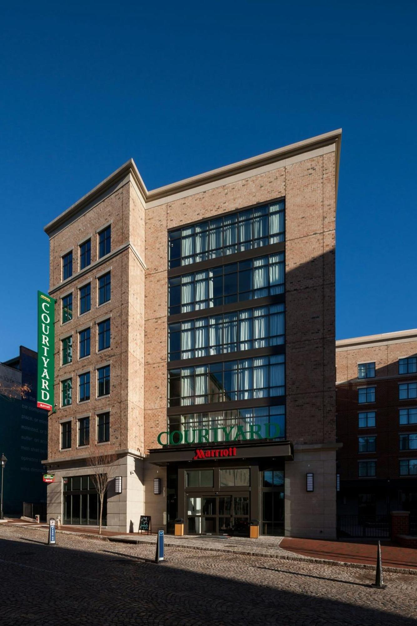 Отель Courtyard By Marriott Richmond Downtown Экстерьер фото