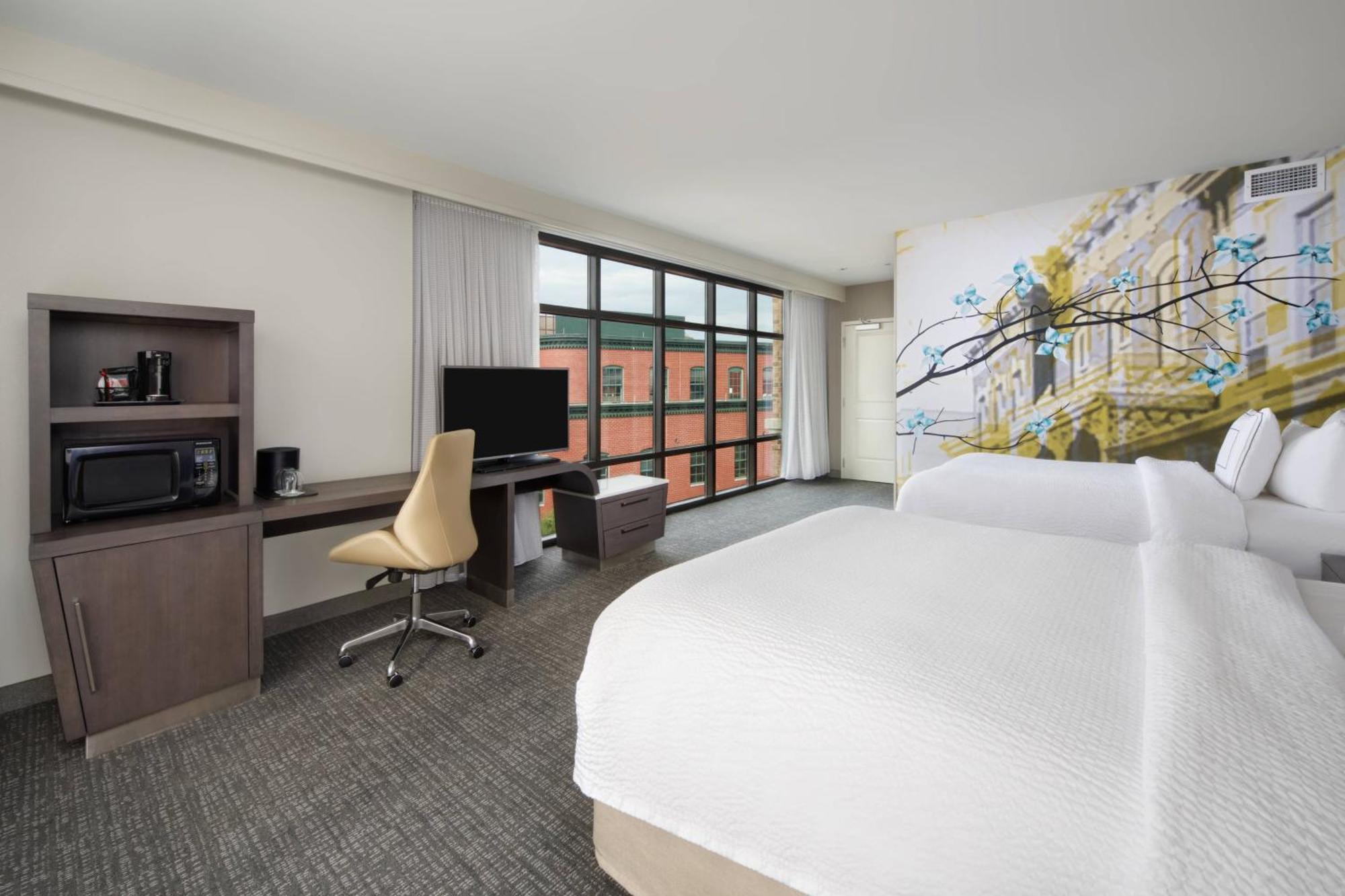 Отель Courtyard By Marriott Richmond Downtown Экстерьер фото