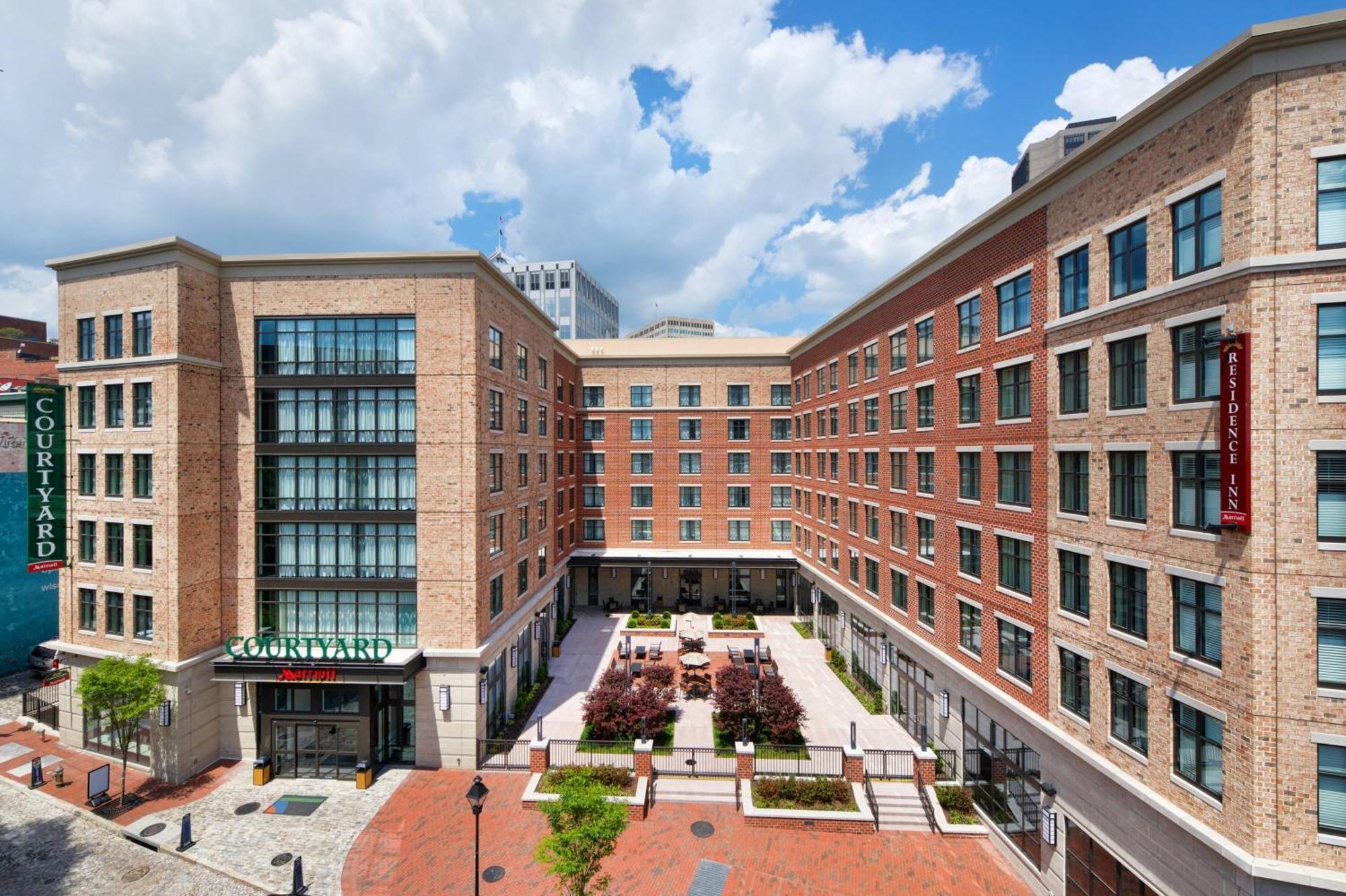 Отель Courtyard By Marriott Richmond Downtown Экстерьер фото