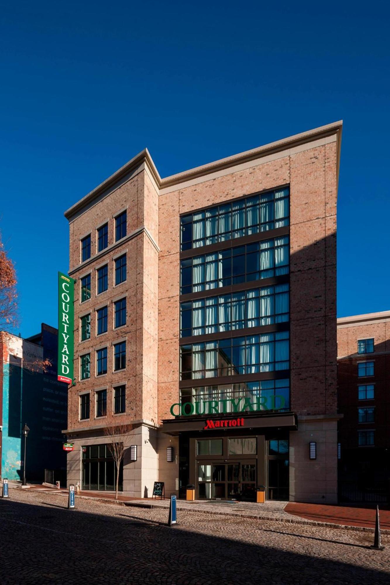 Отель Courtyard By Marriott Richmond Downtown Экстерьер фото